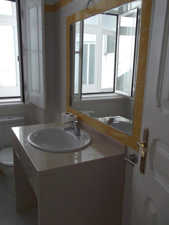 Apartment Angola Floor 6 Bedrooms Lissabon